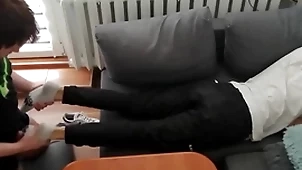 Young impoverish pays out his bills all round his toes