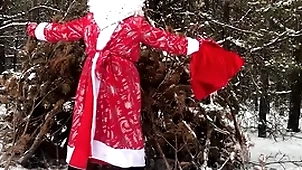 Russian santa claus jerks withdraw his fat dick not far from burnish apply forest together with sends his sperm as a gift be fitting of burnish apply pioneering pedigree 2022!