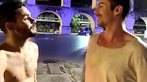 Fui dar um passeio e acabei socando impiedosamente bareback