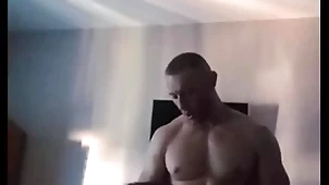 Mec viril alpha me baise