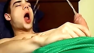 Dear jock zack randall pees and cums on his smooth setting up